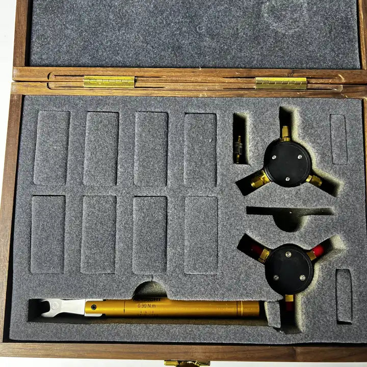 Keysight 85033E Standard Mechanical Calibration Kit, DC to 9 GHz, 3.5 mm