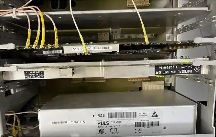 ROHDE & SCHWARZ 1100.5200.14 UNI.SIGN.UNIT 3GPP CMU-B21 R&S CMU-B21 used