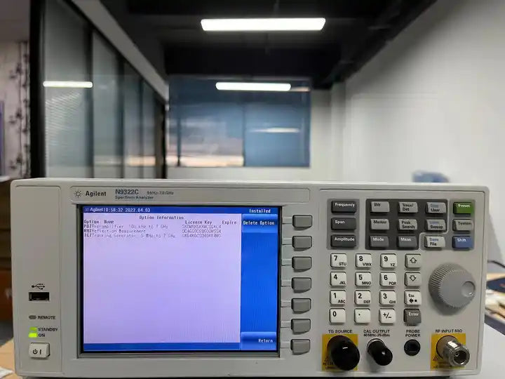 Keysight Agilent N9322C 9kHz - 7 GHz Spectrum Analyzer with TG Source