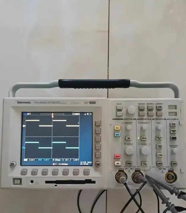 Used Tektronix TDS 3052B 2-Channel 500 Mhz 5GS/s Digital Oscilloscope