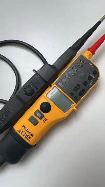 Fluke T150 Two-pole Voltage and Continuity Electrical Tester  Used