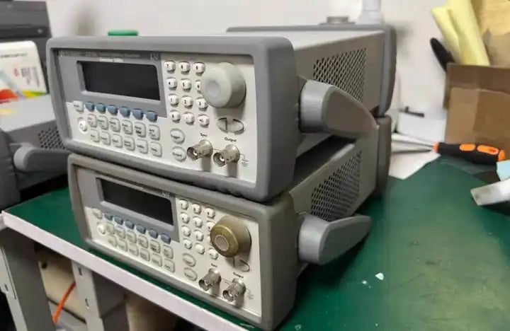 1 Pcs Used Keysight Agilent 33210A 14bit Precision Function Waveform Signal Generator