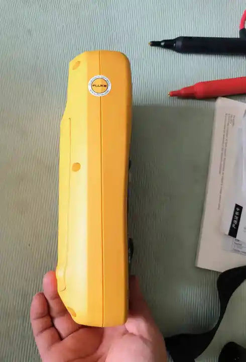 Fluke BT520 Battery Analyzer used