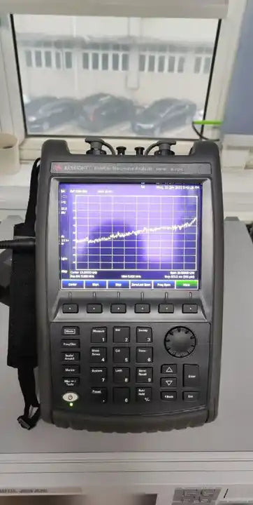 Agilent Keysight N9918A FieldFox 26.5 GHz RF Cable Antenna Combination Analyzer /yh