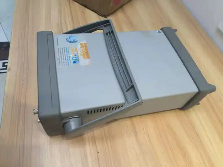 Agilent / Keysight 53131A 3GHZ opt 001 Universal Frequency Conter