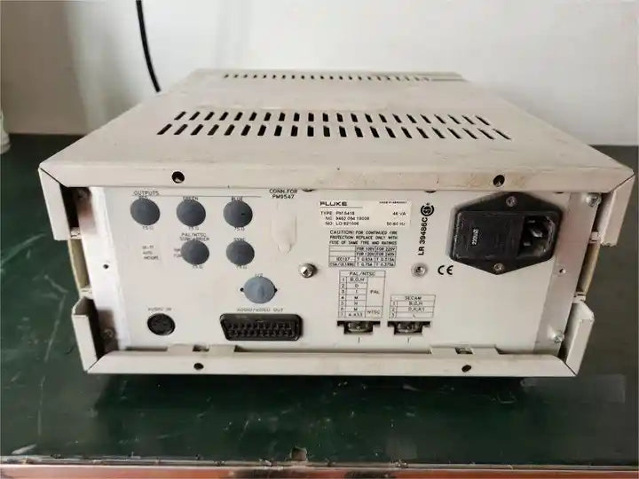 Fluke PM5418 Color TV Pattern Generator used