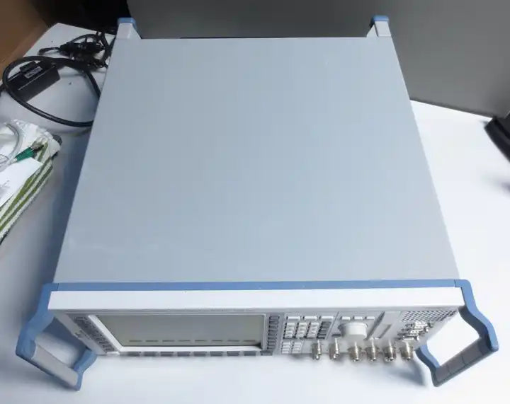Rohde & Schwarz CMU 200 Universal Radio Communication Tester