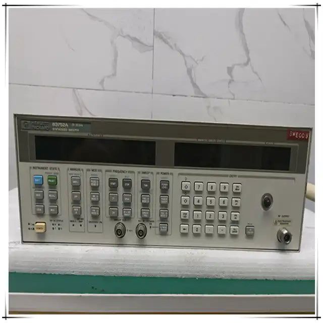 Used Agilent 83752A HP83752A 20G high frequency signal generator 10MHz-20GHz signal source