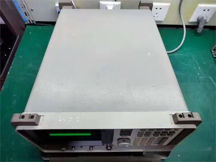 Agilent 8560E Spectrum Analyzer 30Hz - 2.9 GHz used
