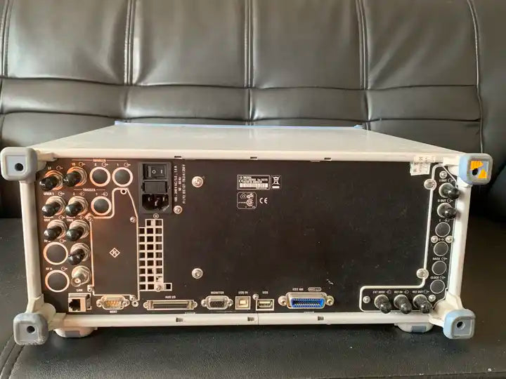 Rohde & Schwarz SMU200A Vector Signal Generator 100Khz-6GHz WITH B10,B13 MORE
