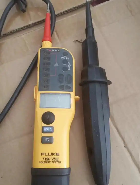 Used Fluke T130 Two-pole Voltage & Continuity Electrical Probe Tester Or FlukeT130VDE