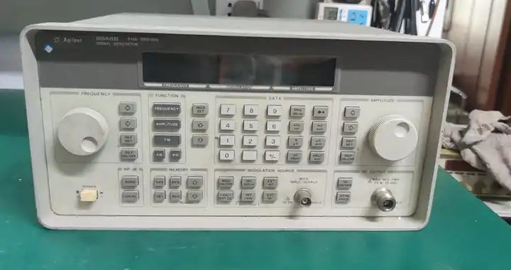 HP/Agilent 8648B Signal Generator 9 kHz to 2000 MHz/