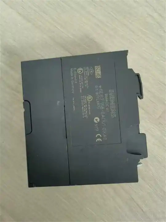Siemens 6ES7 158-0AD01-0XA0 6ES7158-0AD01-0XA0 Coupler Module used