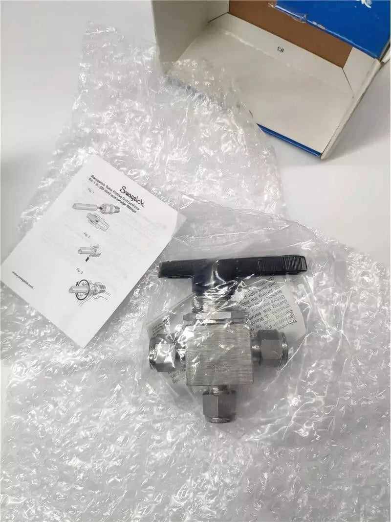 1 PC NEW 3-Way Ball Valve 3/8 Ferrule SS-44XS6 #B4870 CL