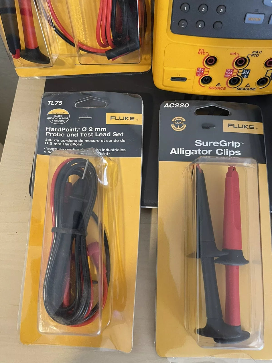 Fluke 753 Multifunction Documenting Process Calibrator with New Accessories
