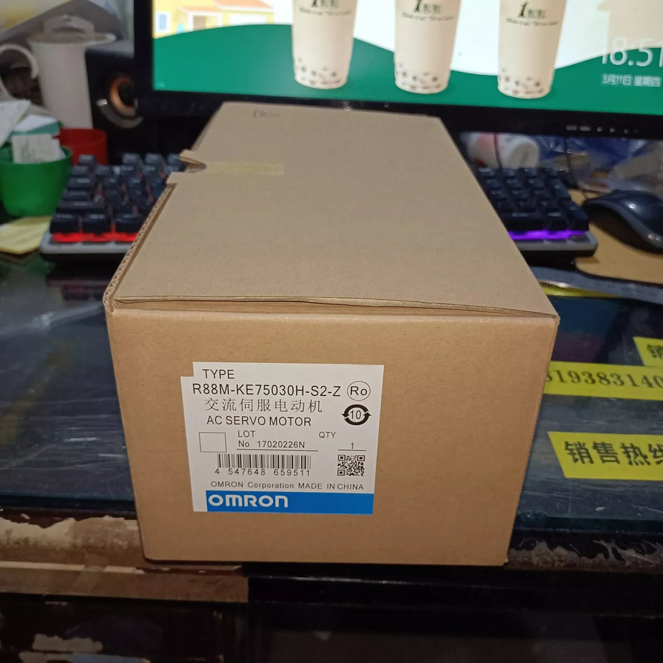 Omron R88M-KE75030H-S2-Z Servo Motor for Industrial Automation