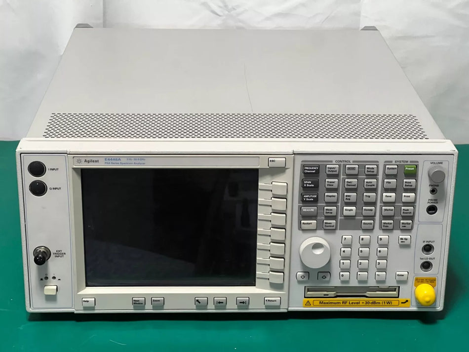 Keysight/Agilent E4448A-117 DS 219 226 266 .3 Hz - 50 GHz