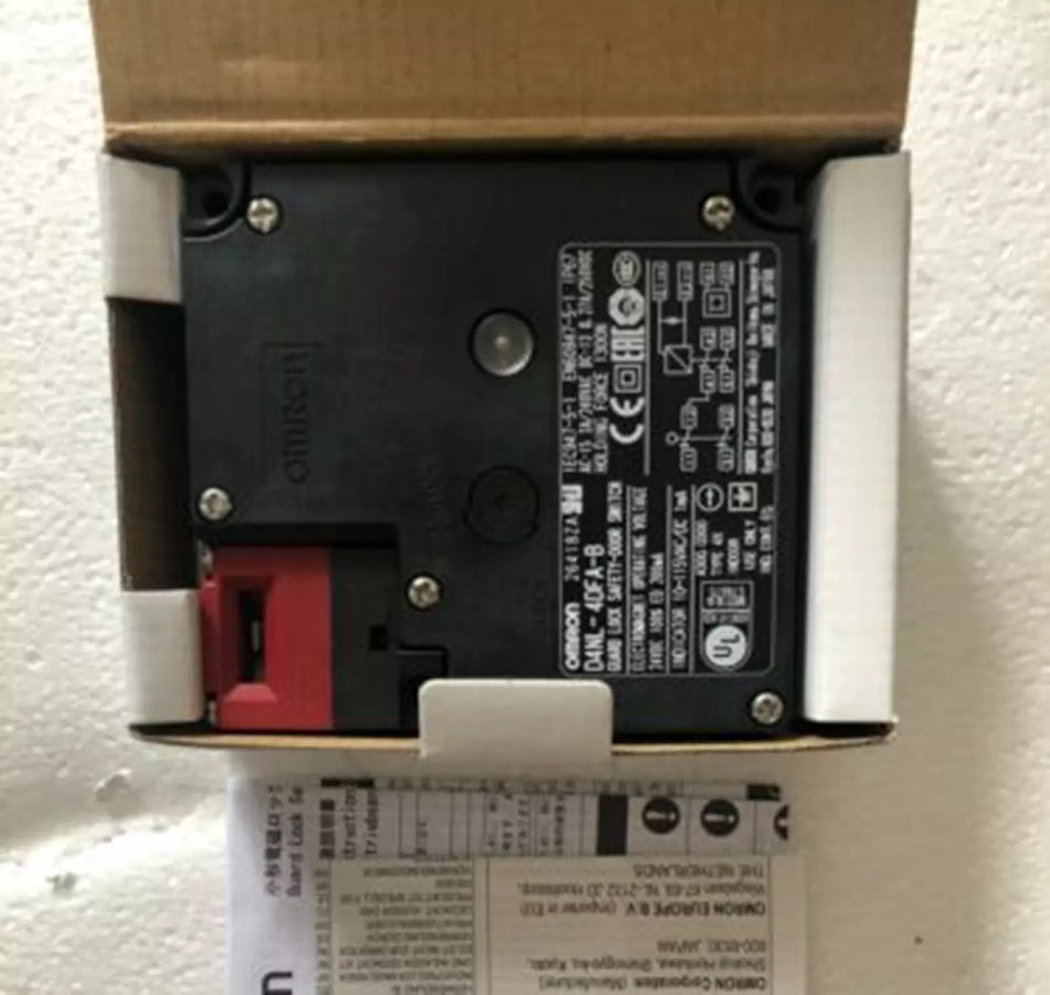 Omron D4NL-4DFA-B Limit Switches - 1PC New in Box