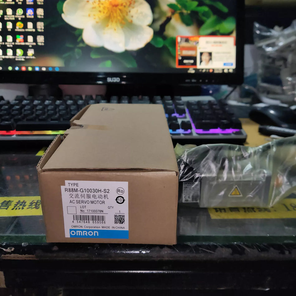 Omron R88M-G10030H-S2 Servo Motor R88MG10030HS2 - 1PC, Expedited Shipping