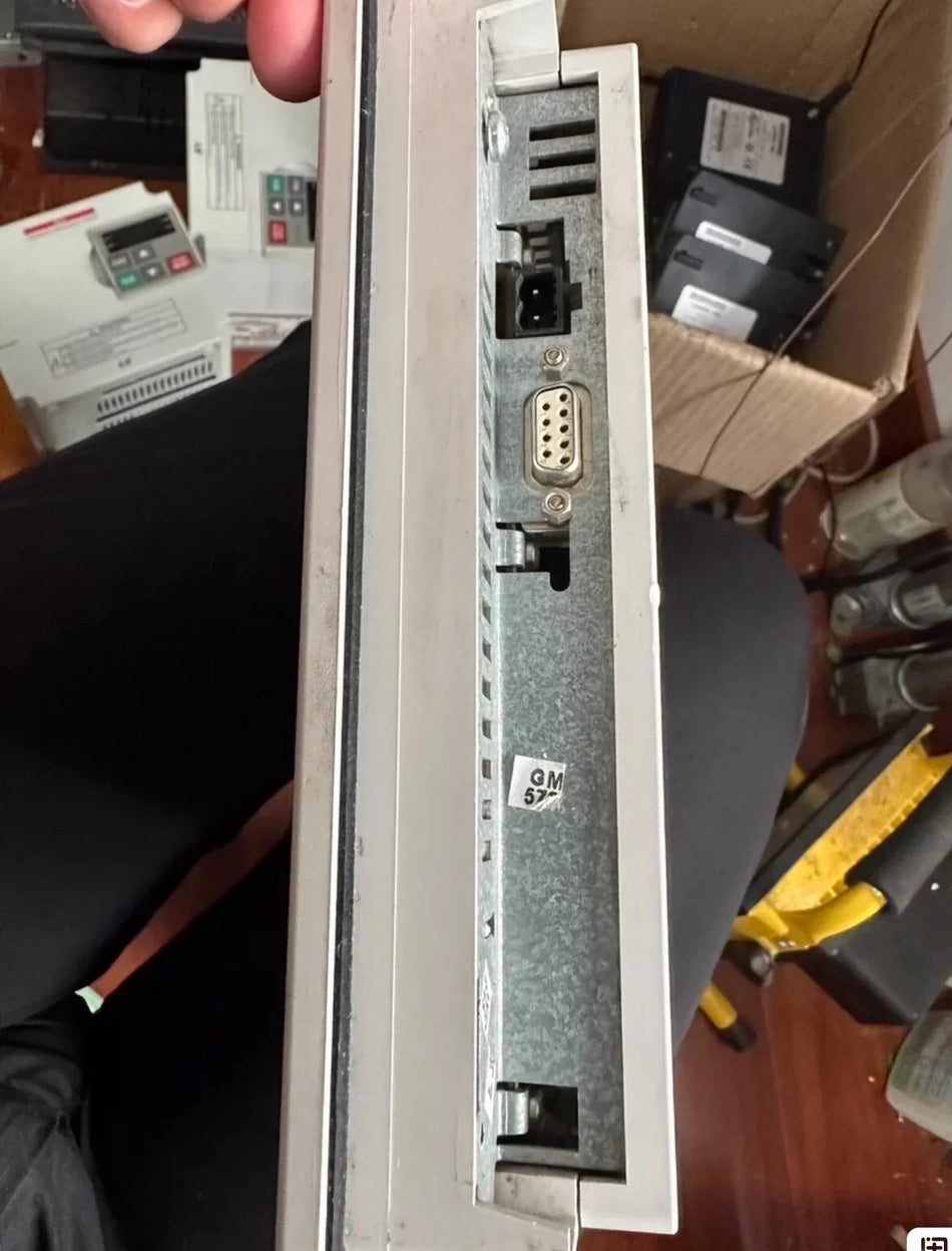 AV6 642-0AA11-0AX1: High-quality Industrial Control Panel for Automation Systems