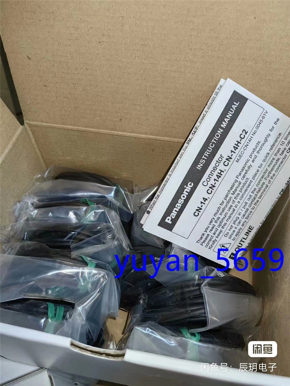 Lot of 10 New Panasonic CN-14H-C3 Sensor Cable Connector #1388 LY