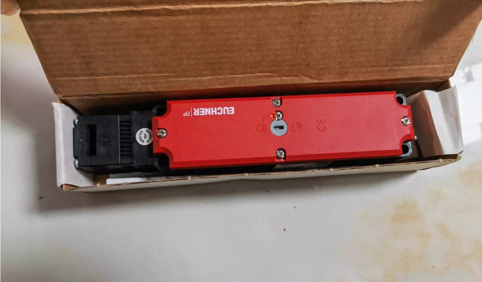 1 PC NEW-OPEN-BOX Safety Switch TP4-4141K024M#B3846 CL