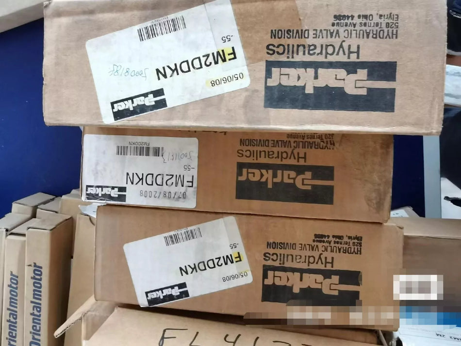 1pc NEW FM2DDKN Hydraulic Control Valve Original #V9V7 CH