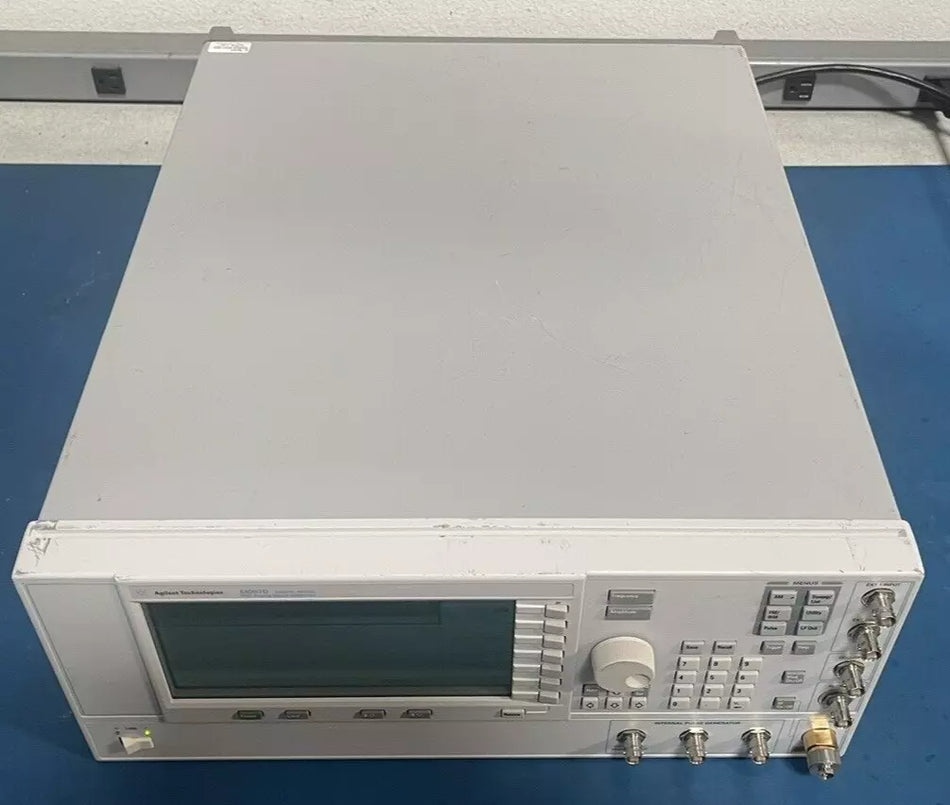 Agilent/Keysight E8257D PSG 250kHz-40GHz Analog Signal Generator with Options 1E1 540