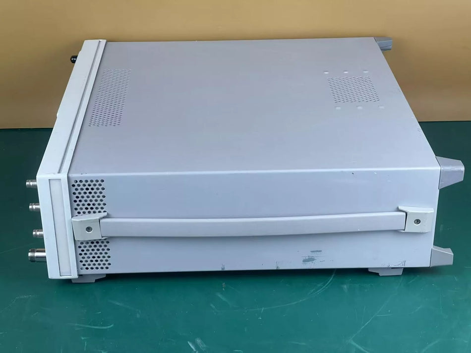 Agilent E4438C 250 KHz - 6 GHz ESG Vector Signal Generator w/ Options 506 602