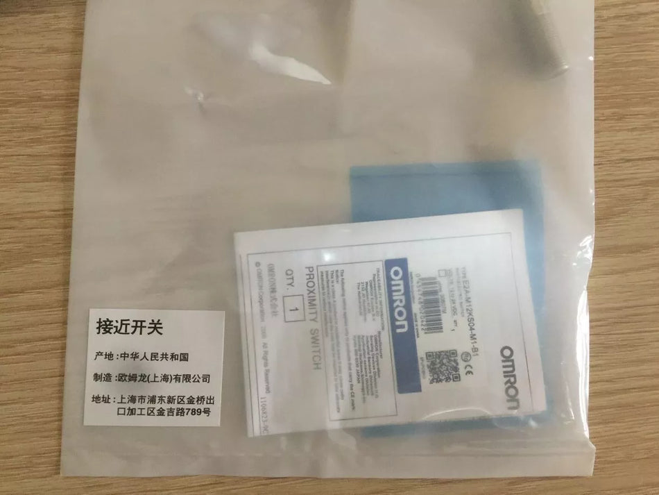 Omron E2A-M12KS04-M1-B1 Photoelectric Sensor