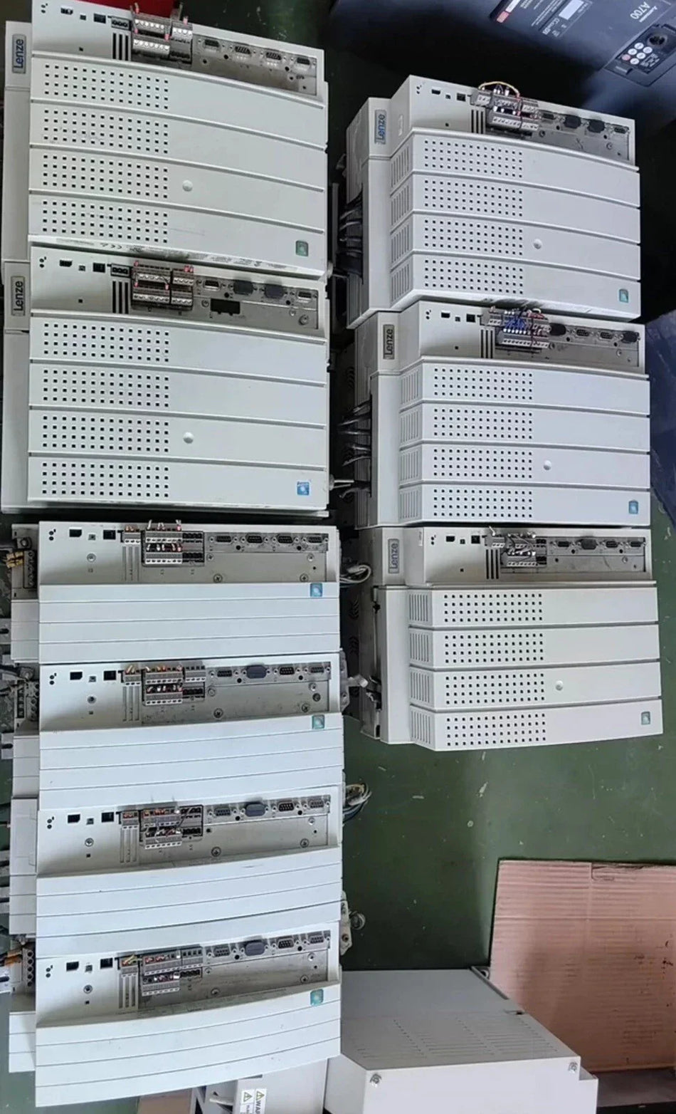 Lenze Frequenzumrichter EVS9325-ES Untested