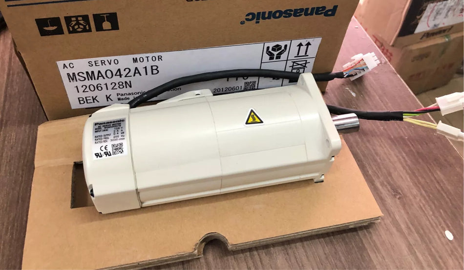 New Panasonic MSMA042A1B AC Servo Motor in Box - Expedited Shipping