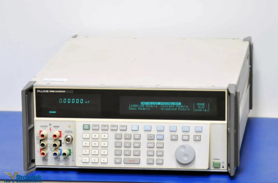 Fluke 5700A Multifunction Calibrator with 5700A-03 Wideband Option Bright Screen