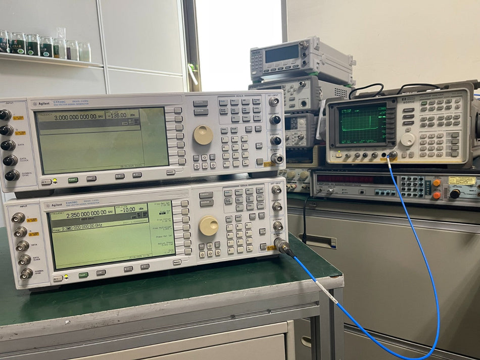 Agilent E4438C ESG Vector Signal Generator 250kHz-3GHz