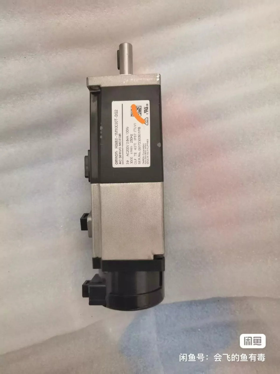 1PC USED R88M-1M10030T-BS2 servo motor () #L4479Y LZ