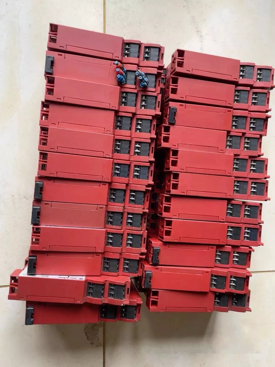 1PCS USED MSR126.1R relay #N4607 YF
