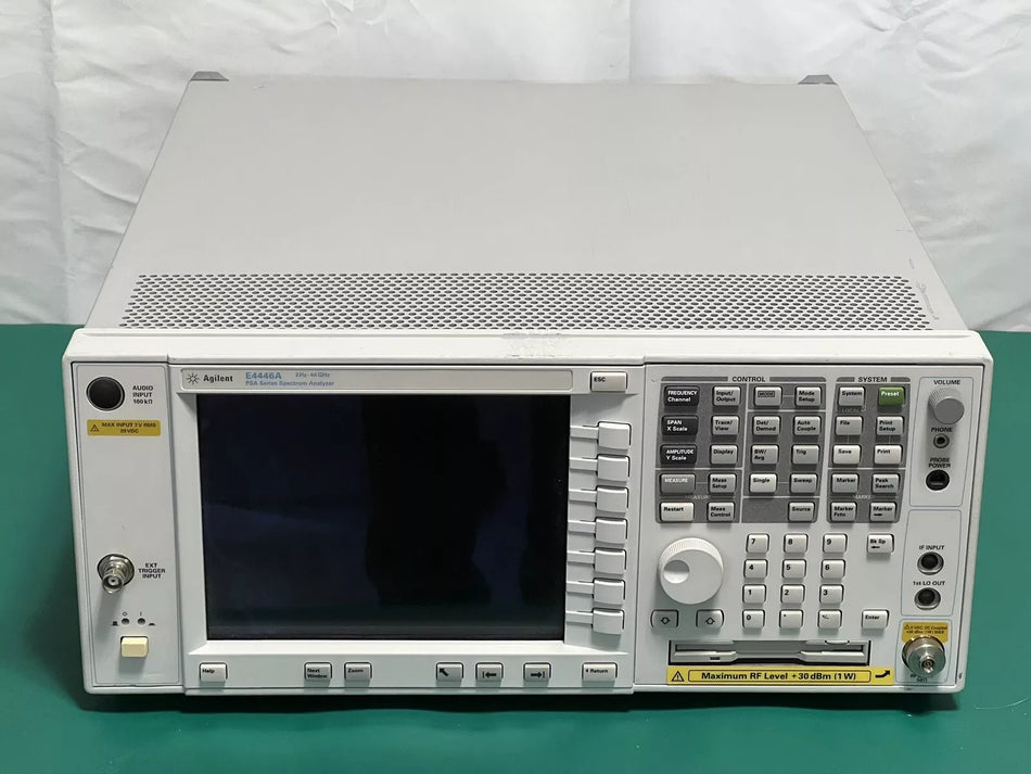 Keysight/Agilent E4446A-111 115 1DS 219 226 .3 Hz - 44 GHz