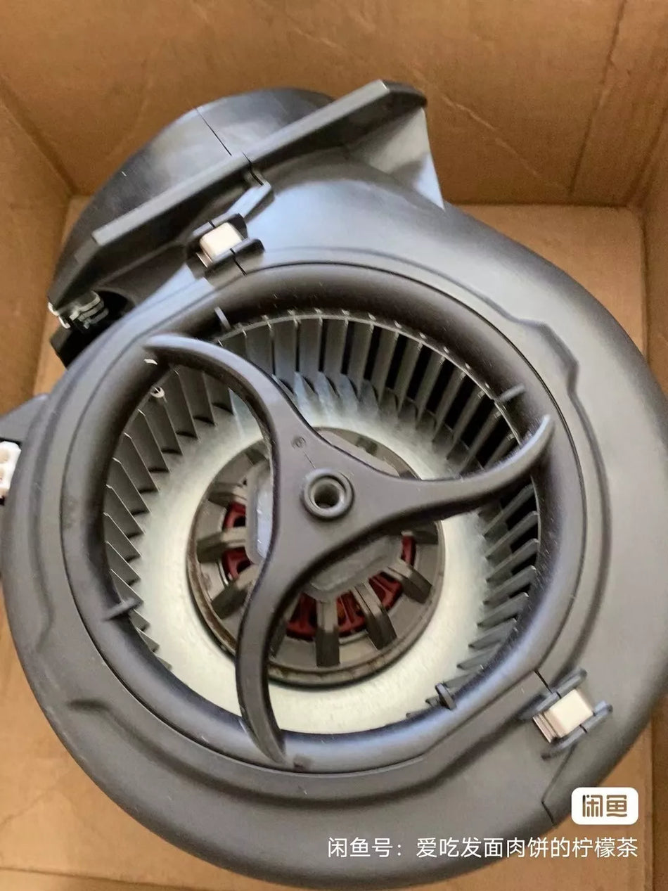 1PCS USED D2E146-HT67-02 fan () #N5731 YF