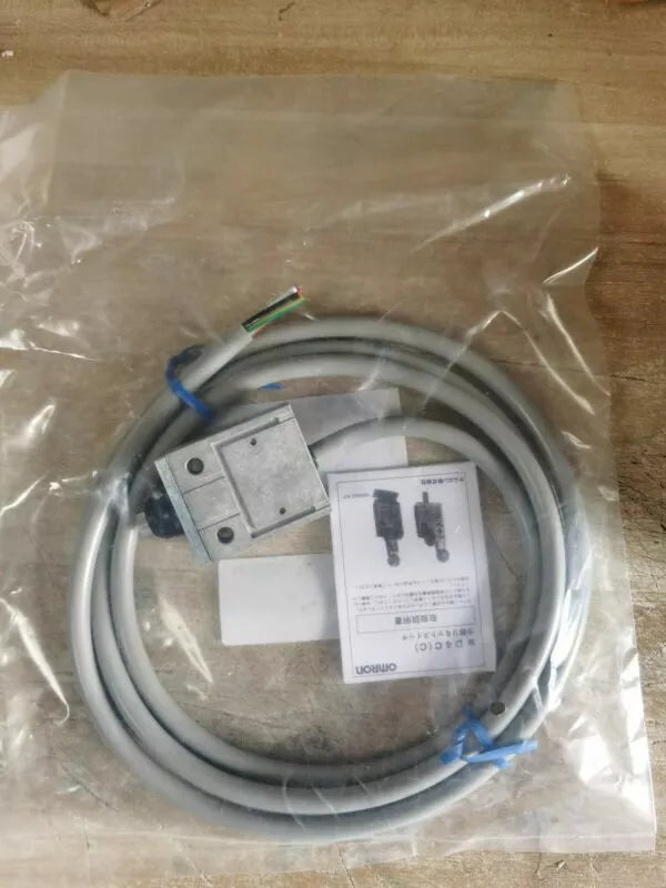 Omron D4C-1631 Limit Switch D4C1631 Expedited Shipping