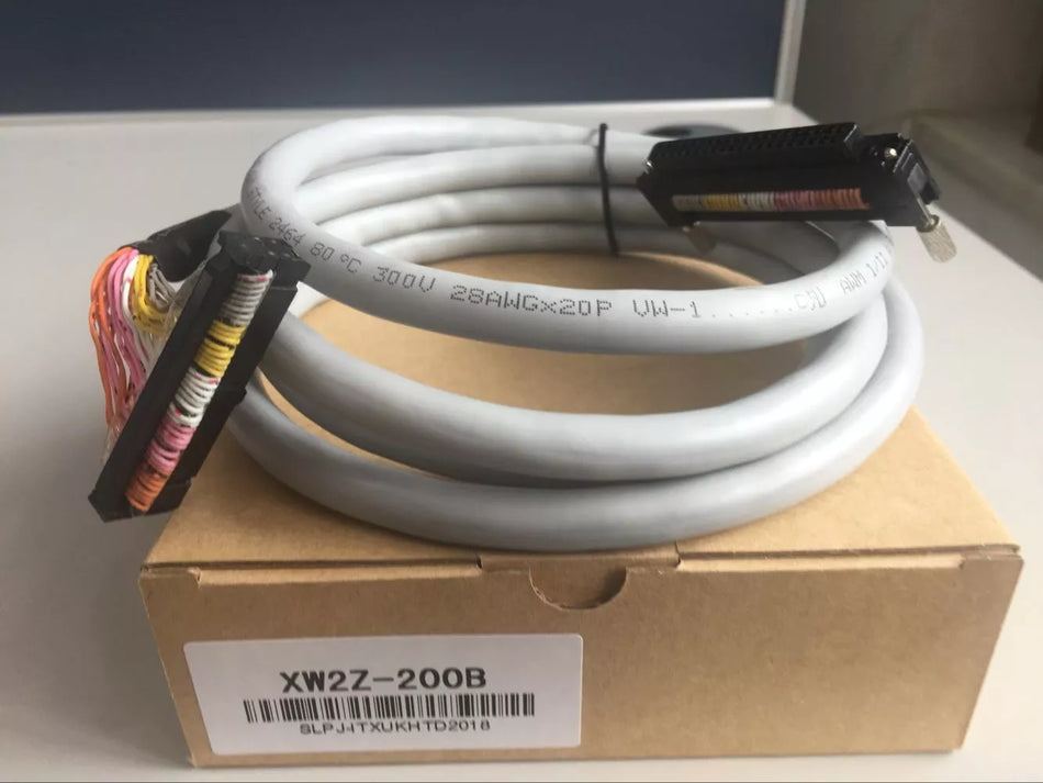 OMRON XW2Z-200B Programming Cable for HMI and PLC