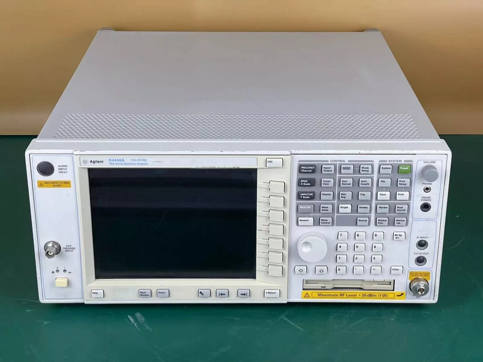 Keysight/Agilent E4448A-110 117 123 124 219 233 B7J H70 .3 Hz - 50 GHz