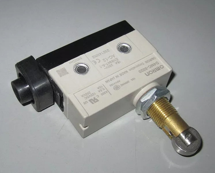 Omron D4MC-5020 Limit Switch for Industrial Applications