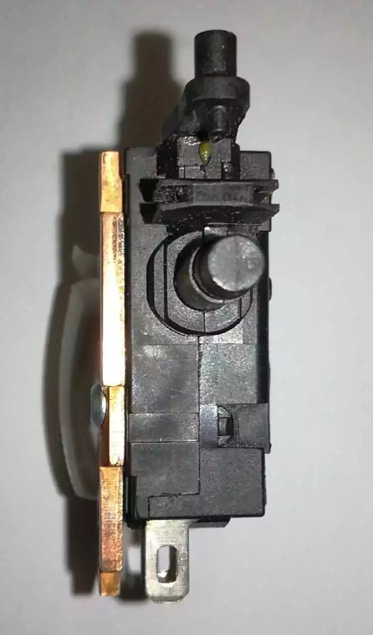 1pc NEW MARQUARDT 24V 25A 2711.6206 Speed Switch