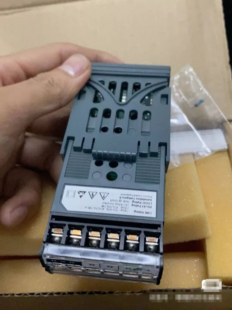 1pc NEW 2132i Temperature Controller #VF1H CH