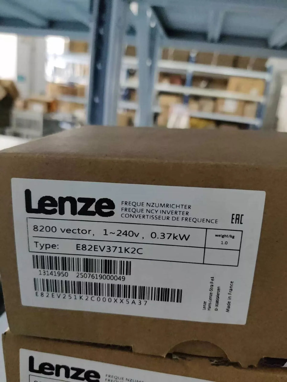 1PC New Lenze E82EV371K2C frequency converter #N2852 YF