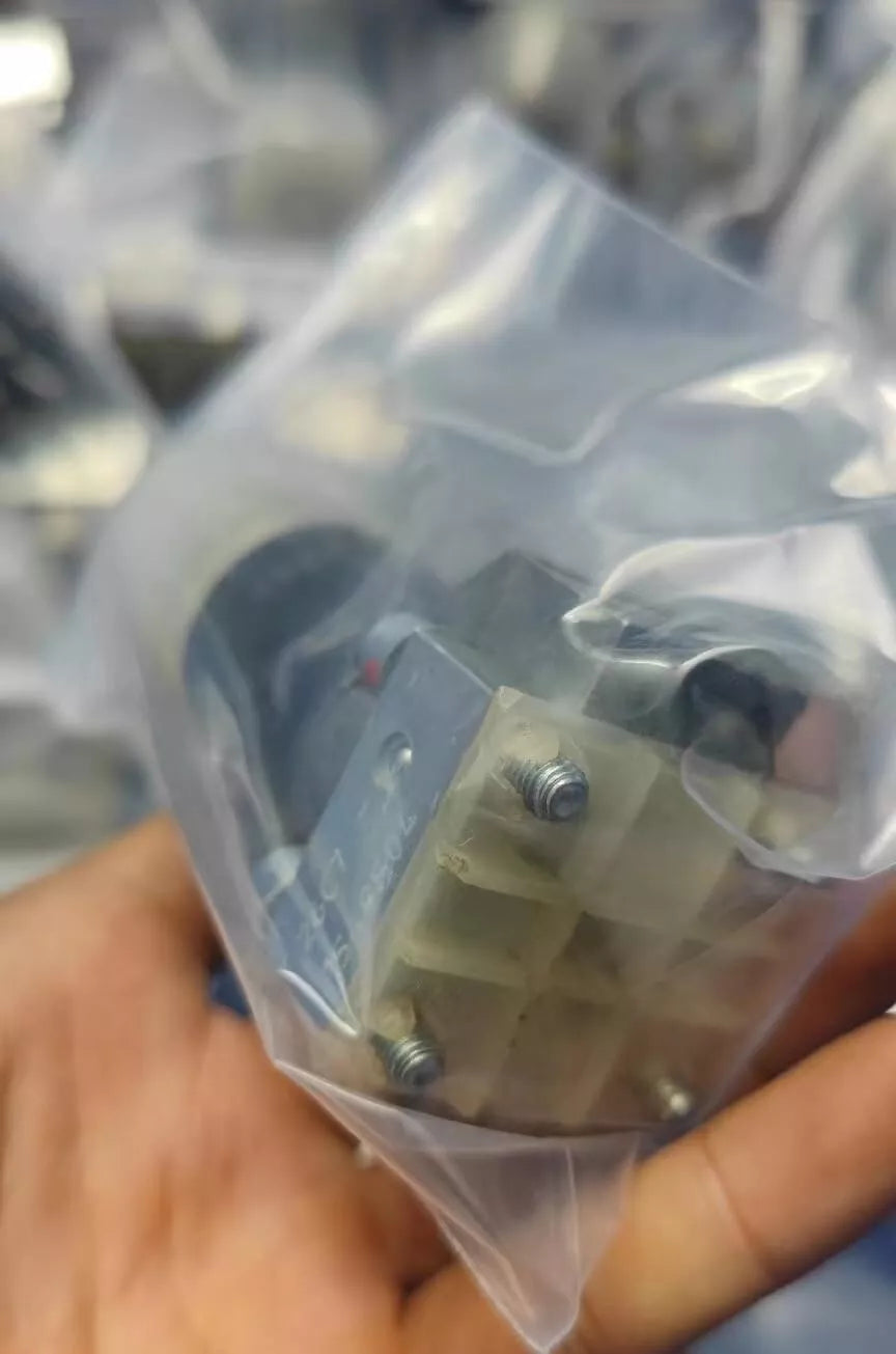 1pc USED Z 7463 C directional valve TESTED By #VFO8 CH