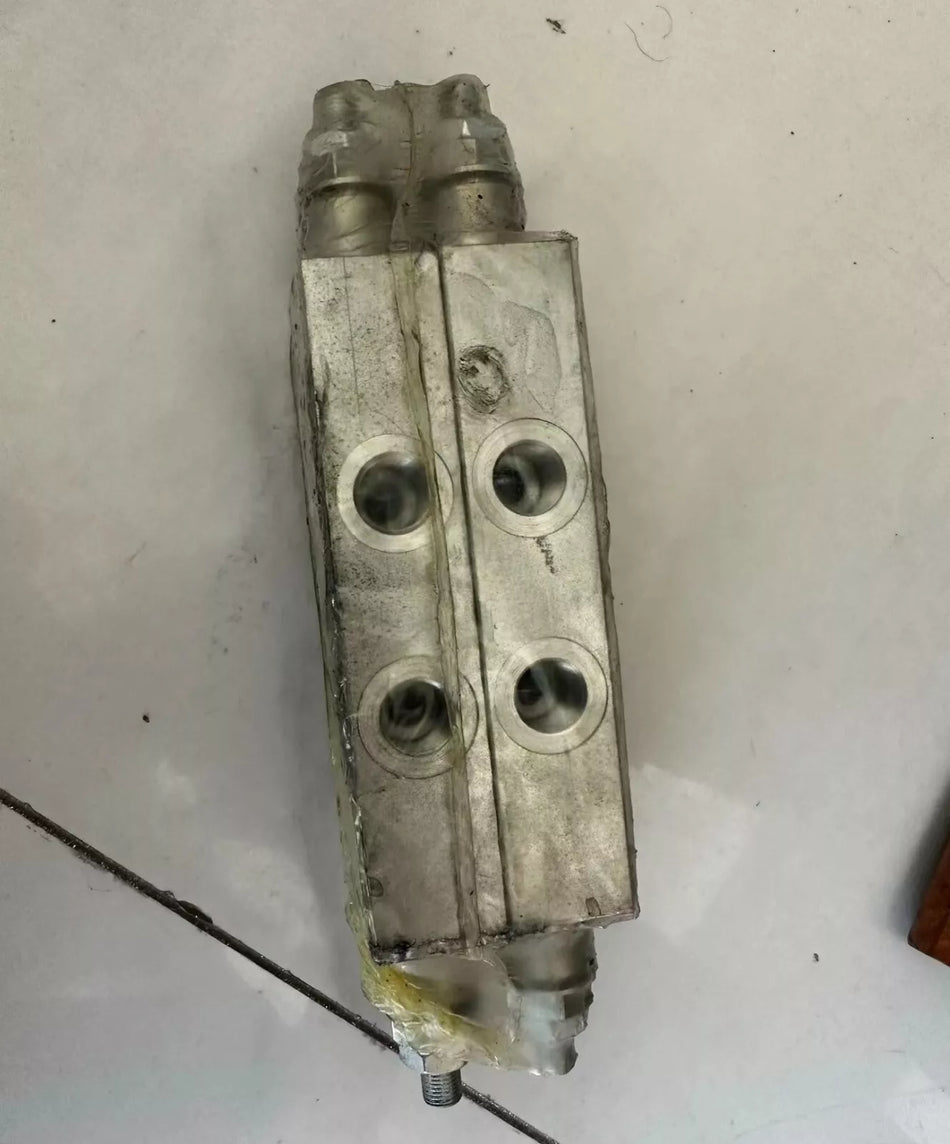 1pc NEW F445441302 directional control valve #VSG1 CH