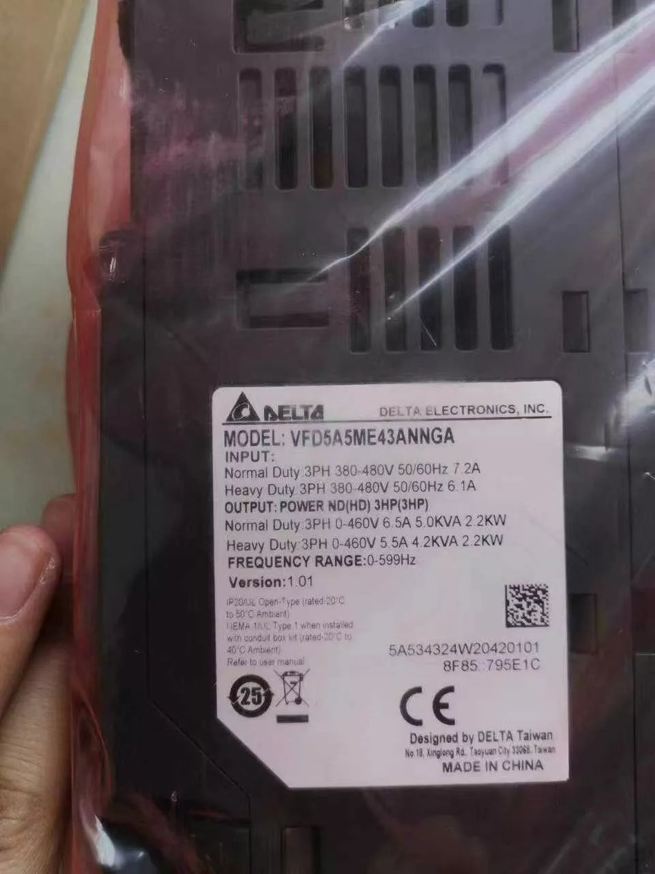 1PC NEW VFD5A5ME43ANNGA ME300 2.2kw frequency converter #N4015 YF