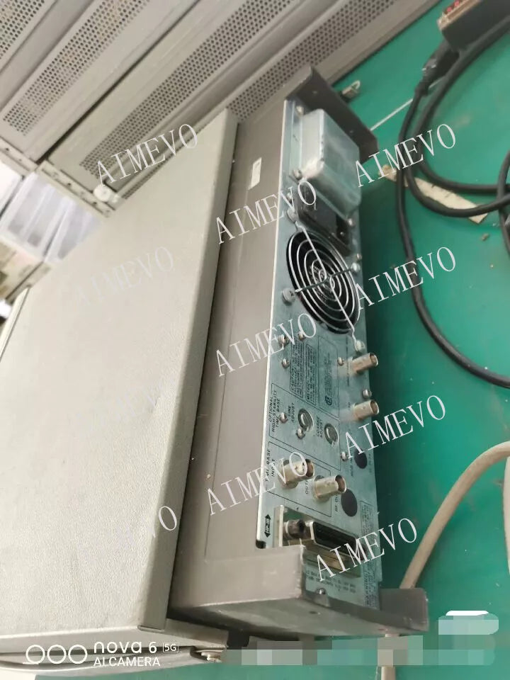 Agilent / HP 8657A Signal Generator, 100 kHz to 1040 MHz
