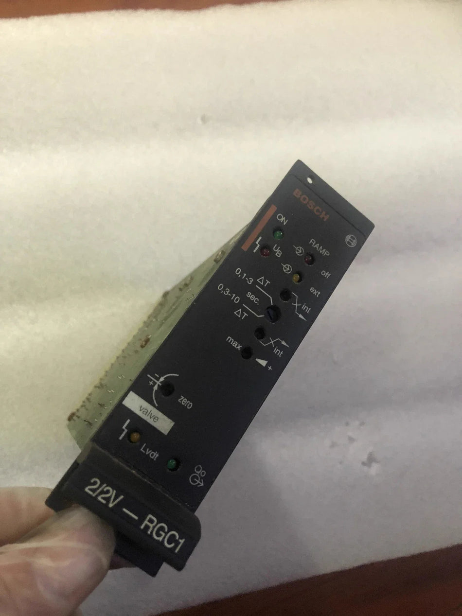 BOSCH 0811405074 2/2V-RGC1 Product